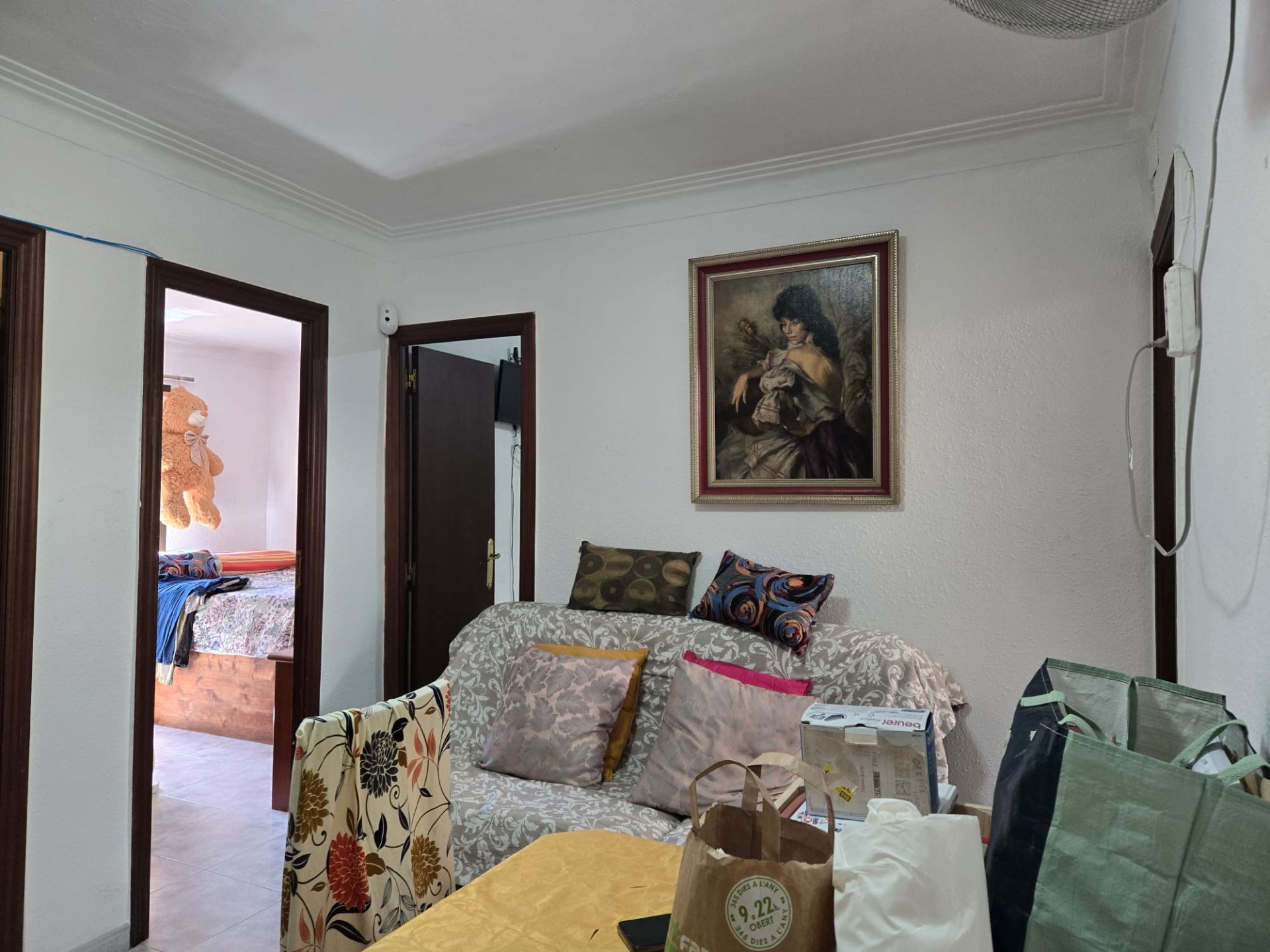 Living room of Flat for sale in L'Hospitalet de Llobregat  with Oven and Alarm
