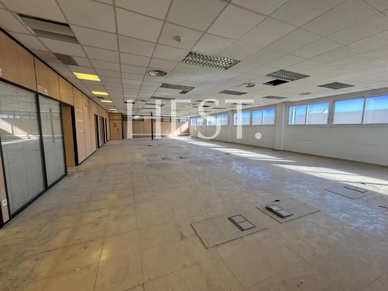 Industrial building for sale in Carrer del Tambor del Bruc, imagen 4