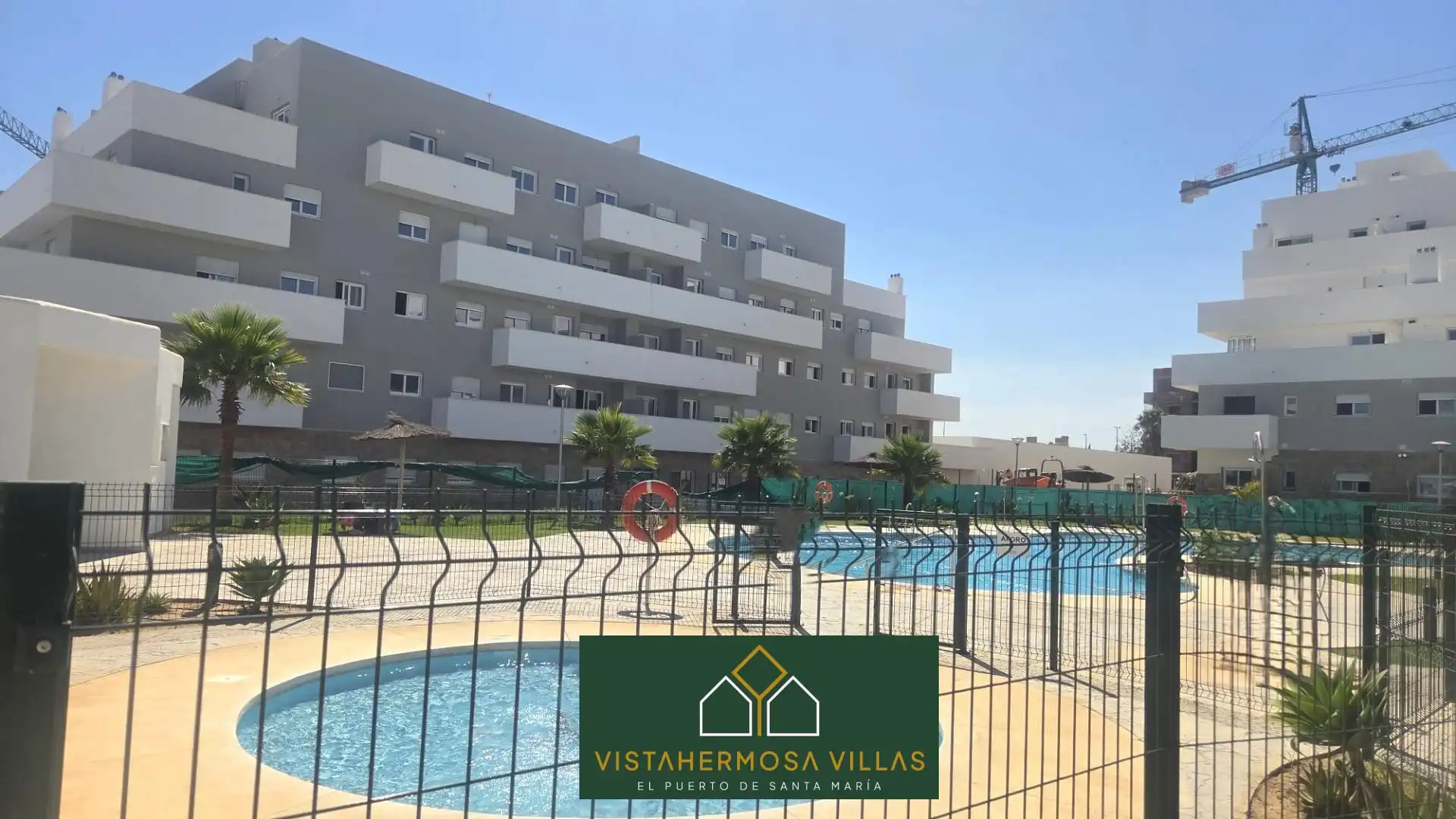 Vista exterior de Piso en venta en El Puerto de Santa María con Terraza y Piscina comunitaria