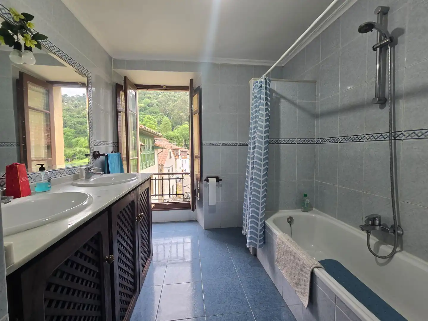 Baño de Casa o chalet en venta en Peñamellera Baja con Calefacción, Jardín privado y Trastero
