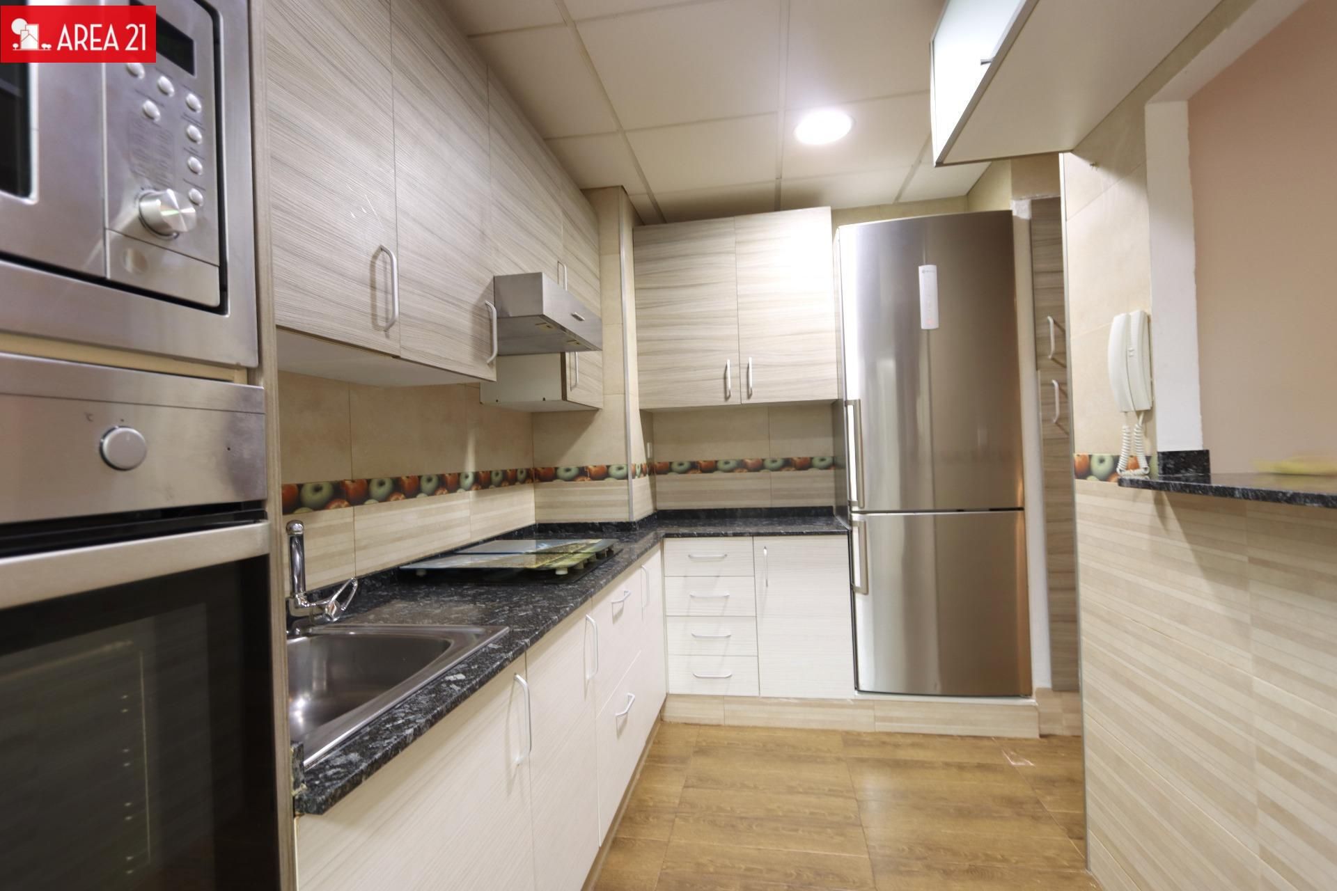 Kitchen of Flat for sale in La Pobla de Vallbona  with Parquet flooring and Storage room