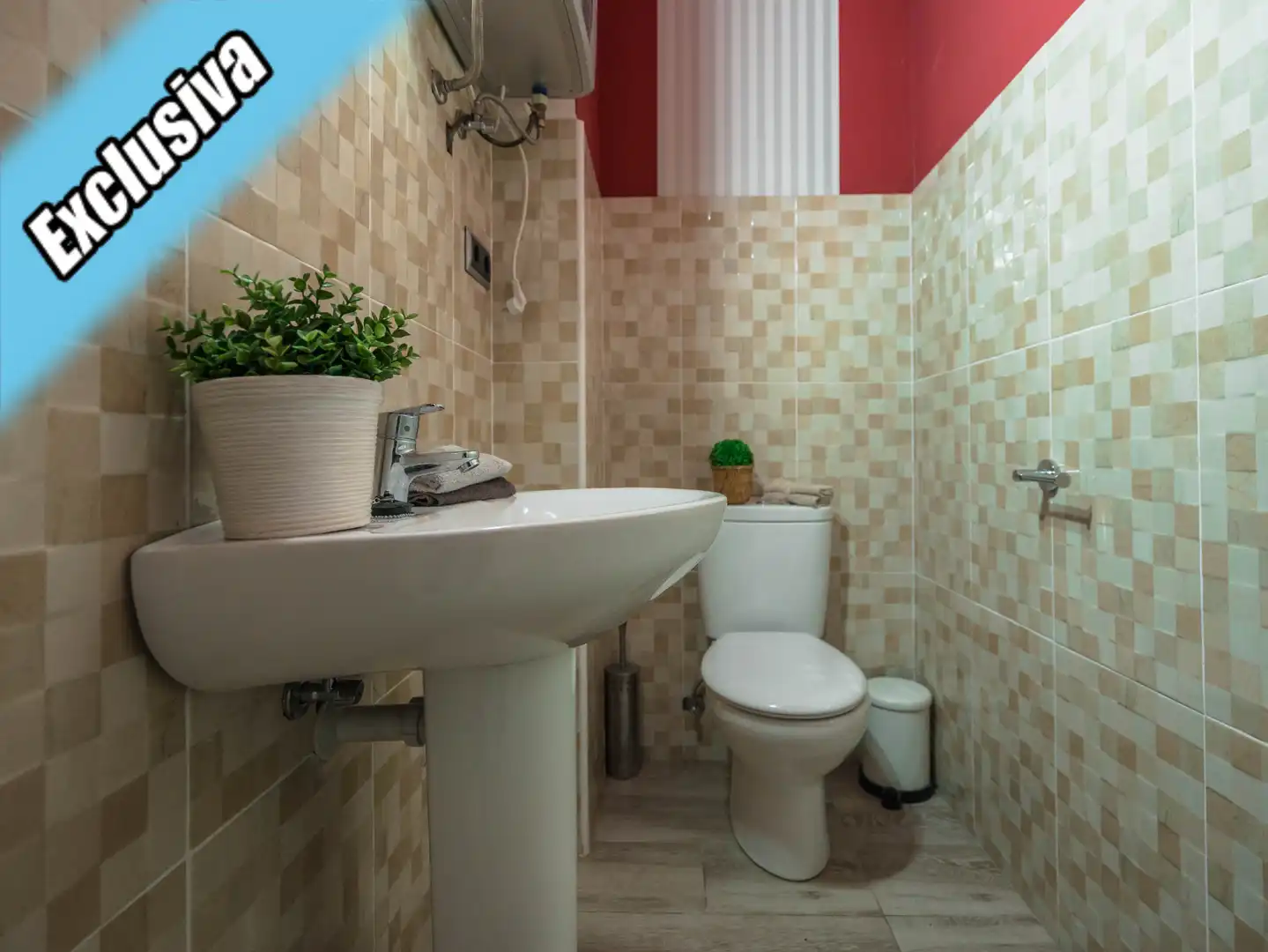 Badezimmer von Geschaftsraum zum Verkauf in Limpias