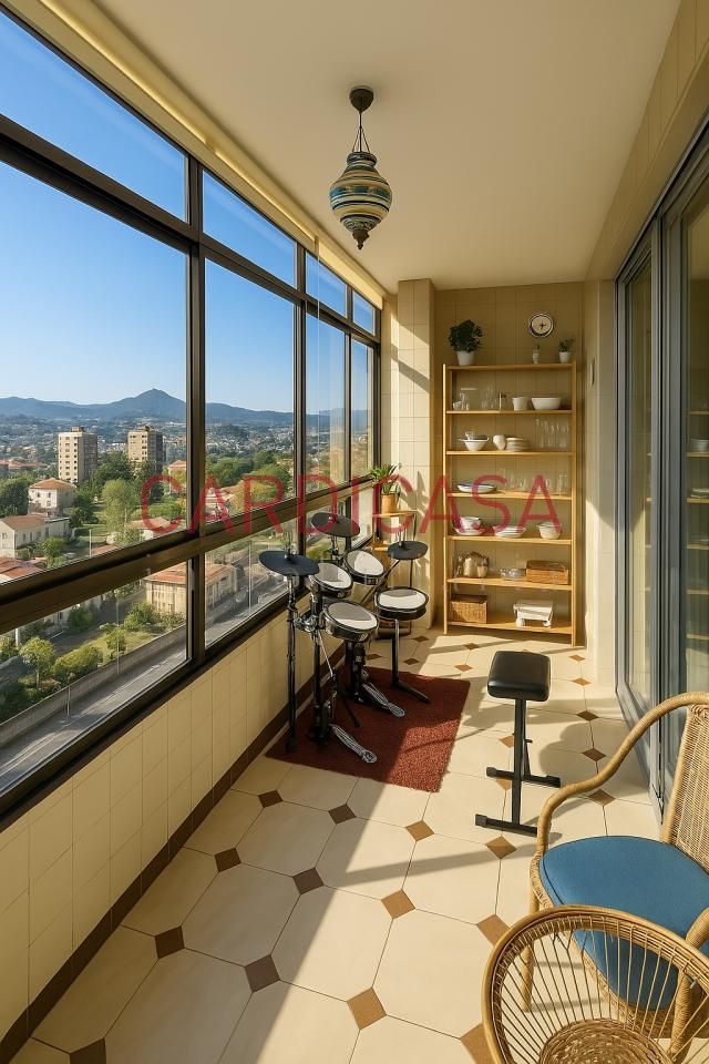 Terrassa de Pis en venda en Vigo  amb Calefacció, Parquet i Traster