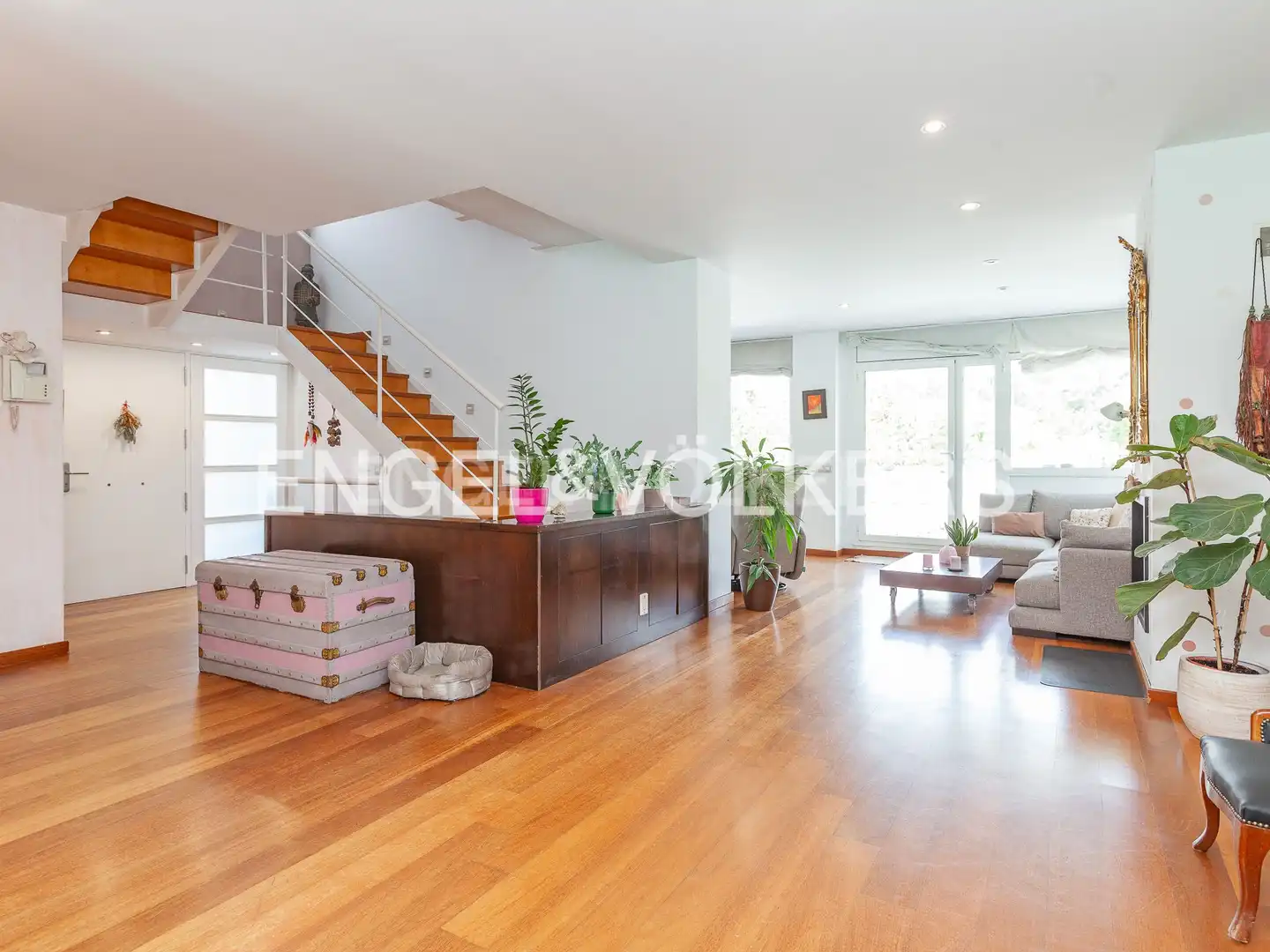 Living room of Houses for sale in Sant Cugat del Vallès  with Air Conditioner, Heating and Private garden