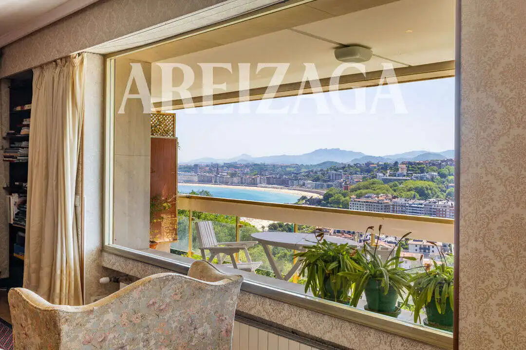 Terraza de Piso en venta en Donostia - San Sebastián  con Calefacción, Terraza y Trastero