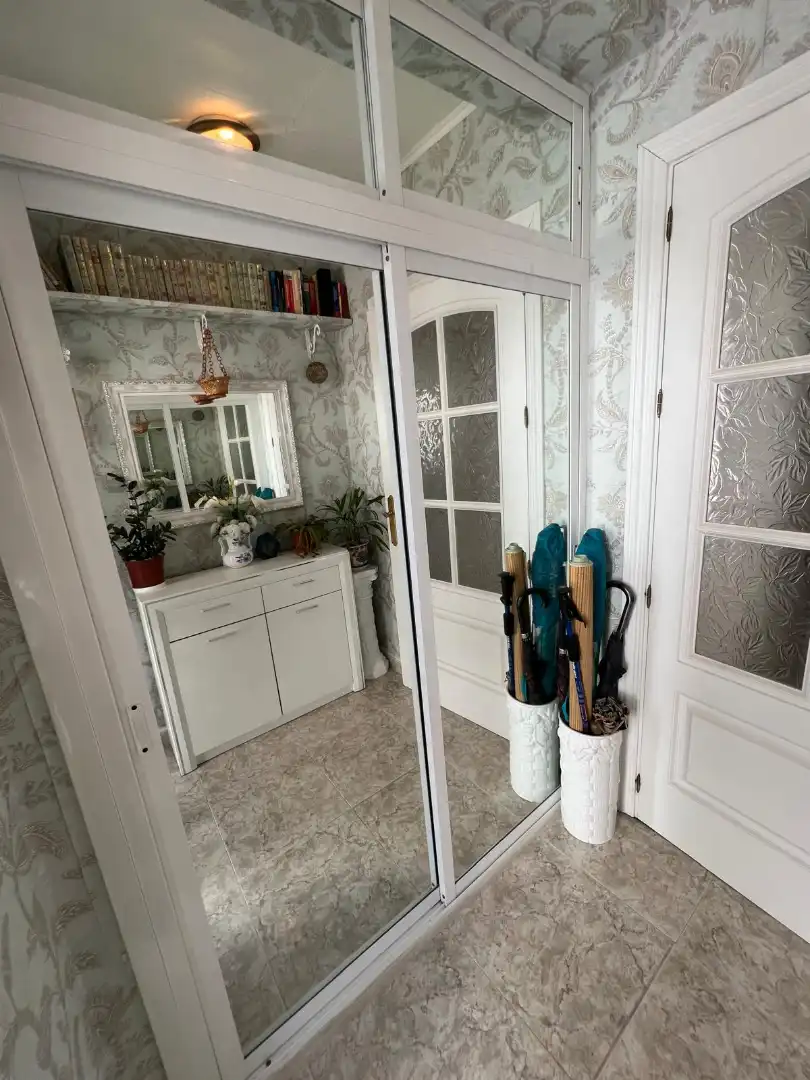 Schlafzimmer von Wohnung zum Verkauf in Benalmádena mit Klimaanlage, Privatgarten und Terrasse