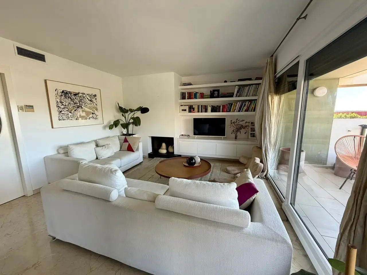 Wohnzimmer von Wohnung zur Miete in Almería mit Klimaanlage, Heizung und Terrasse