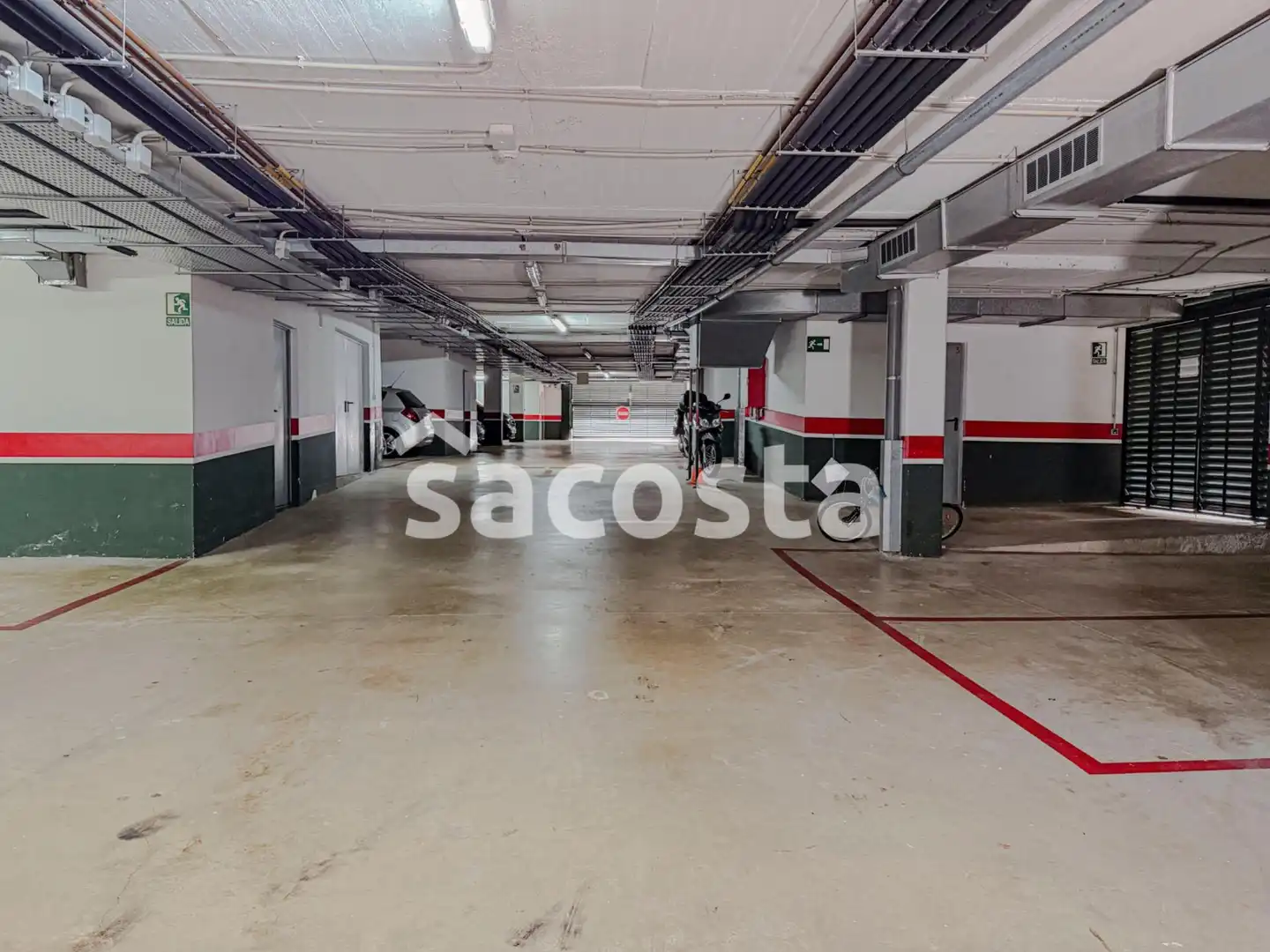 Parking de Casa adosada en venta en Lloret de Mar con Aire acondicionado, Calefacción y Jardín privado