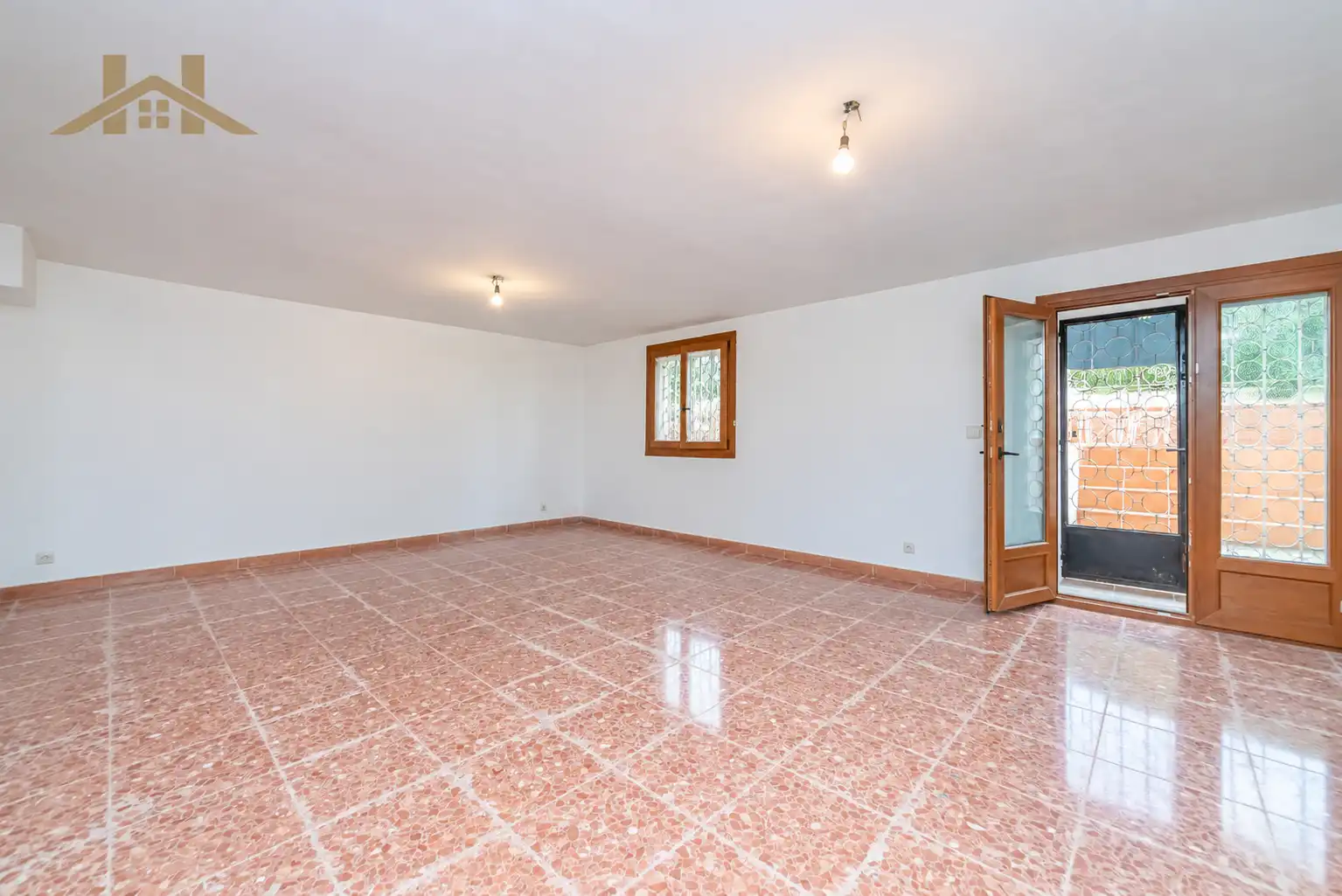 Casa aparellada amb terrassa en venda a Calle de Mercedes de la Cadiniere, imagen 25