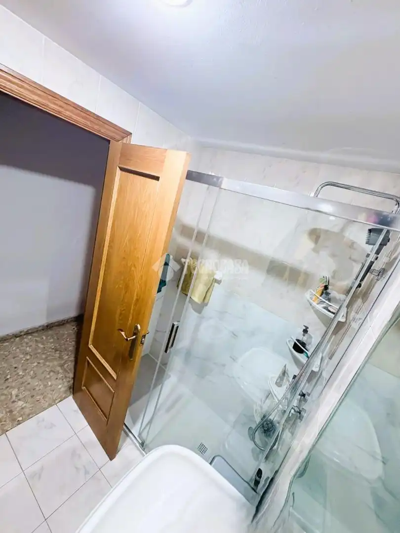 Baño de Piso en venta en Valencia con Aire acondicionado y Balcón