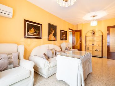 Piso con balcón en venta en Nervión