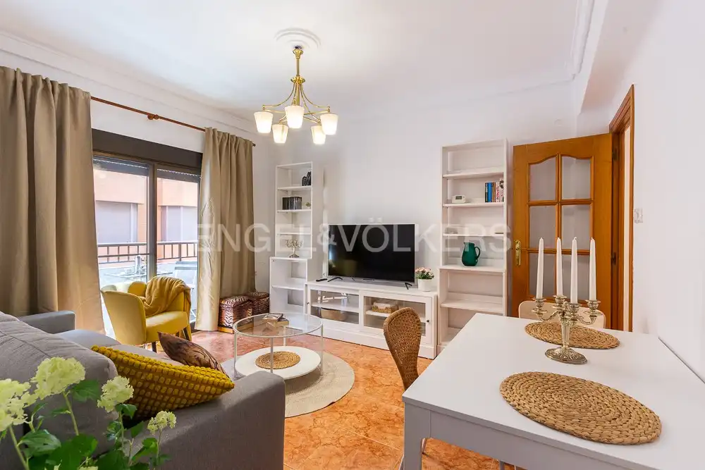 Living room of Flat for rent in Valencia  with Air Conditioner, Heating and Furnished