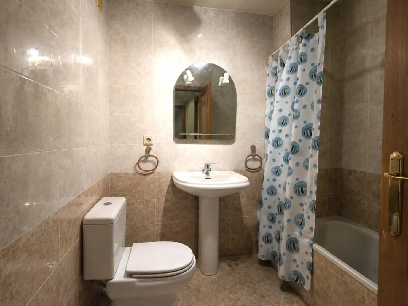 Bathroom of Flat for sale in Plasencia  with Heating and Parquet flooring