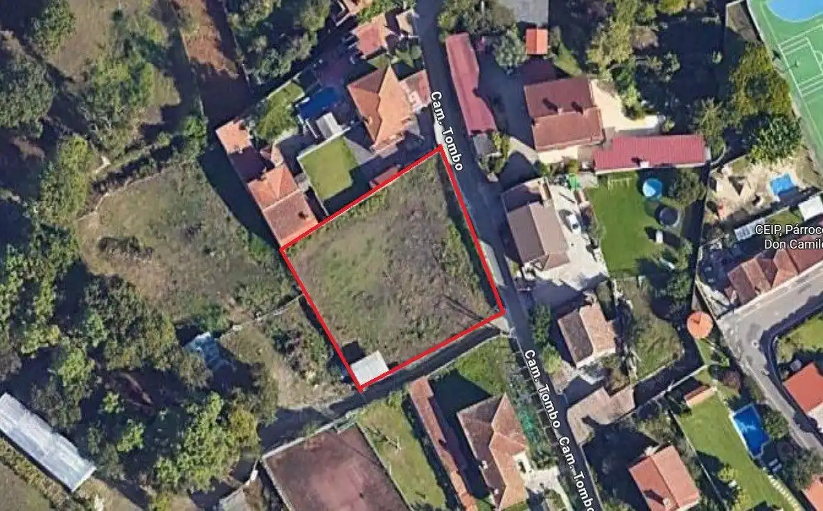 Terreny residencial en venda a de Tombo