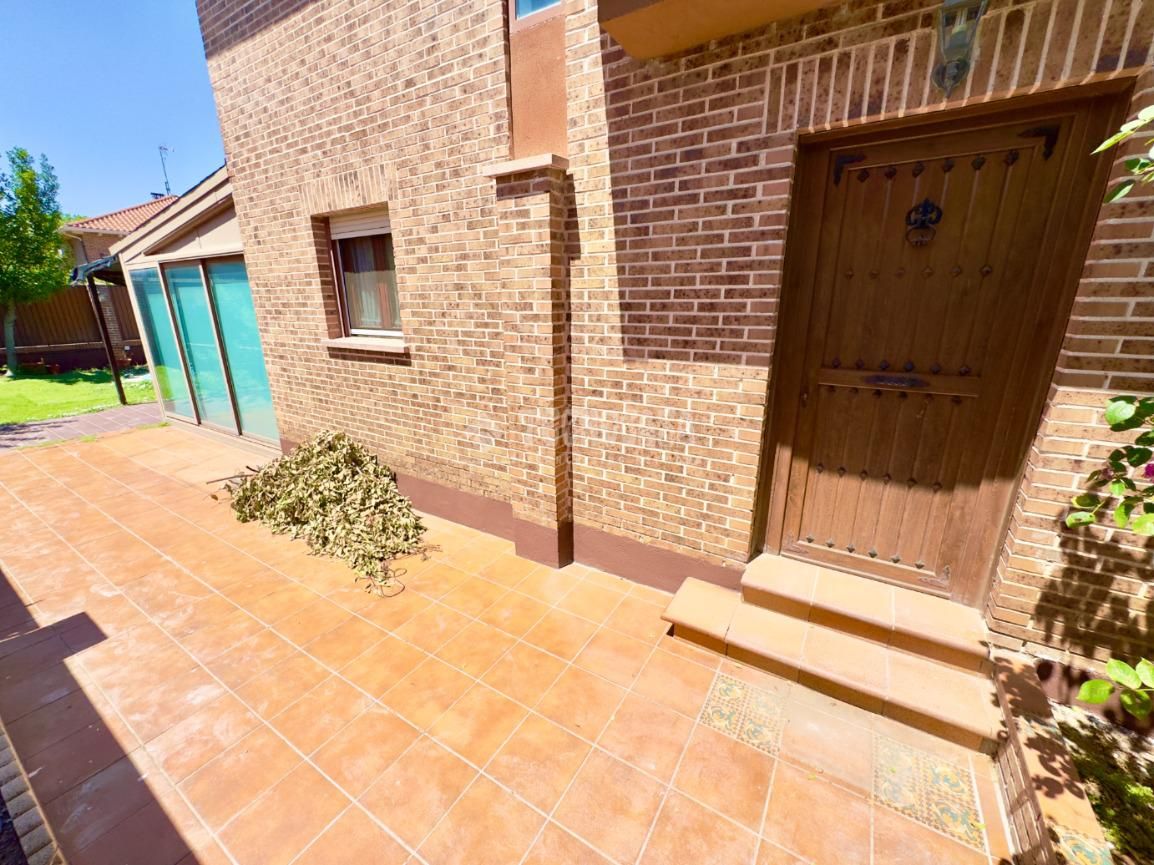 Exterior view of Single-family semi-detached for sale in Cabanillas del Campo  with Air Conditioner, Heating and Swimming Pool