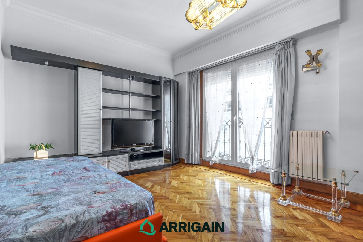 Habitación de Piso en venta en Donostia - San Sebastián  con Calefacción, Trastero y Balcón