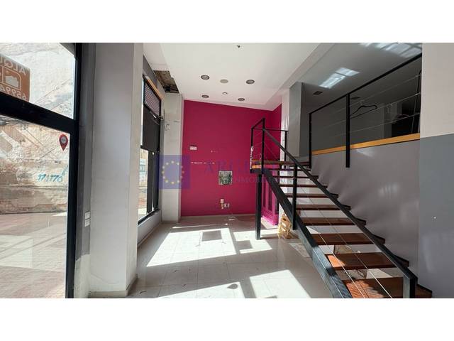 Local comercial en Alquiler en Casco Antiguo