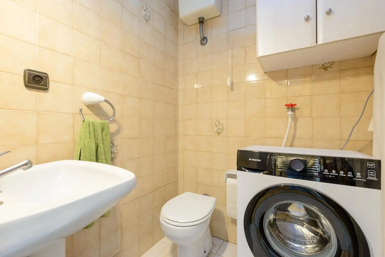 Baño de Piso en venta en Oviedo  con Calefacción, Amueblado y Balcón