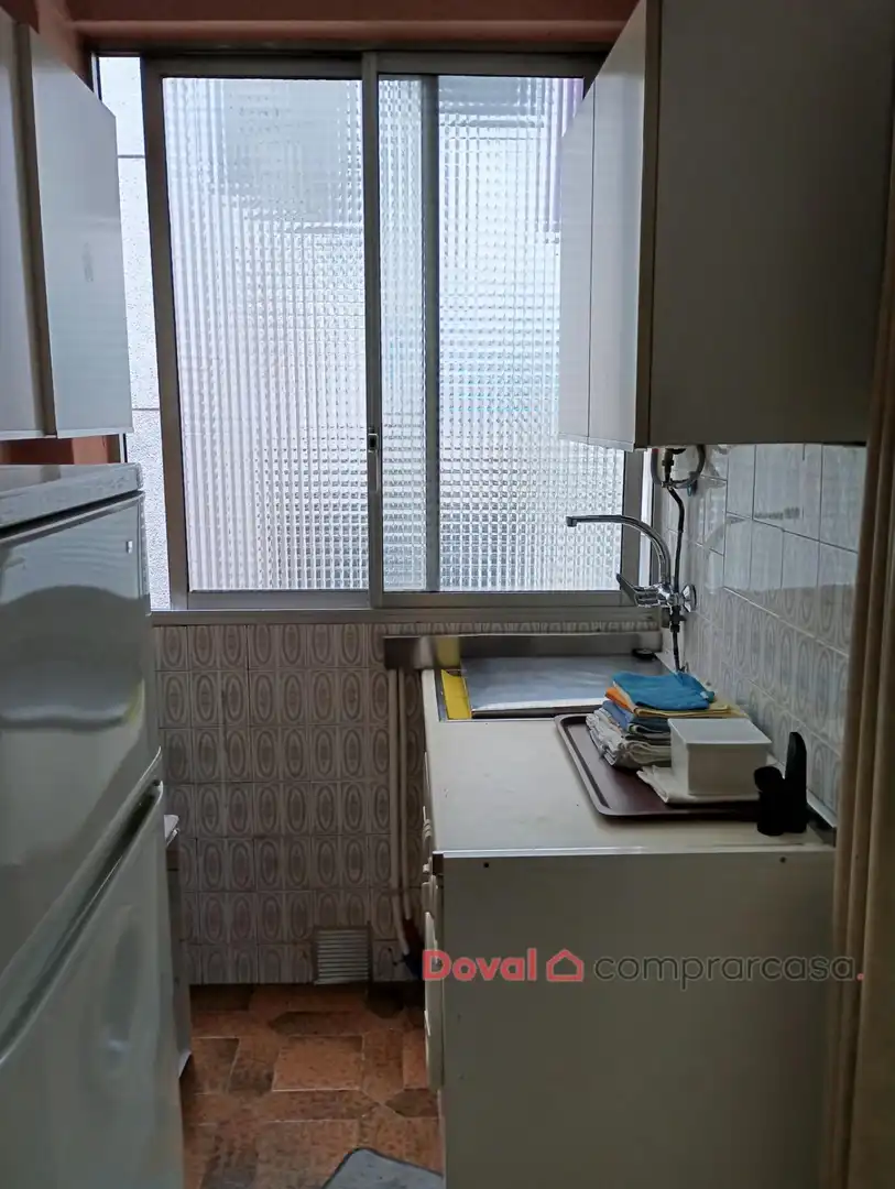 Cocina de Piso de alquiler en Vigo  con Calefacción, Parquet y Amueblado