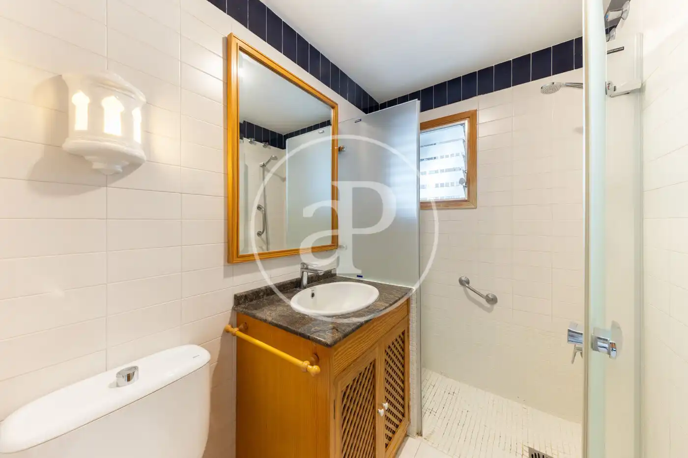 Badezimmer von Wohnung zur Miete in  Palma de Mallorca mit Klimaanlage, Heizung und Privatgarten