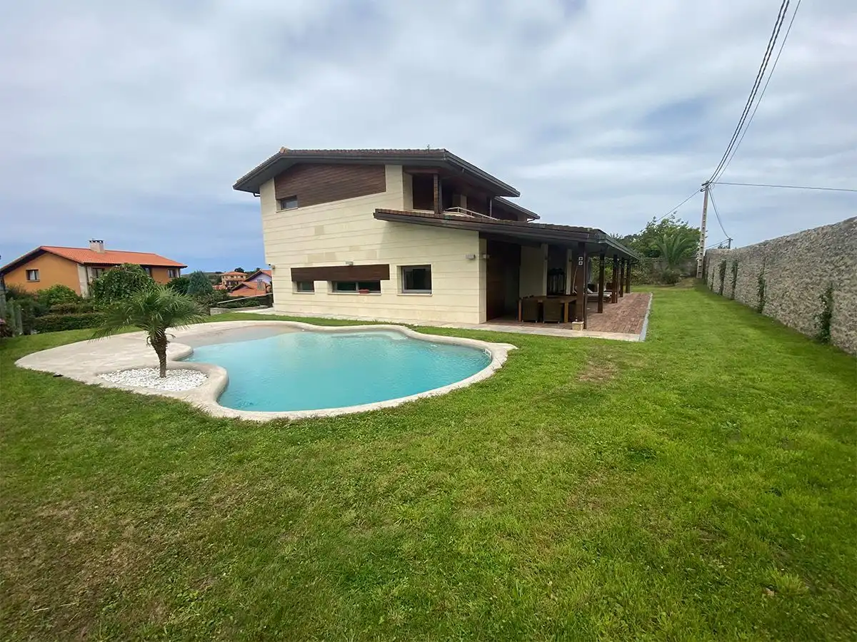 Piscina de Casa o chalet en venta en Llanes con Calefacción, Jardín privado y Terraza