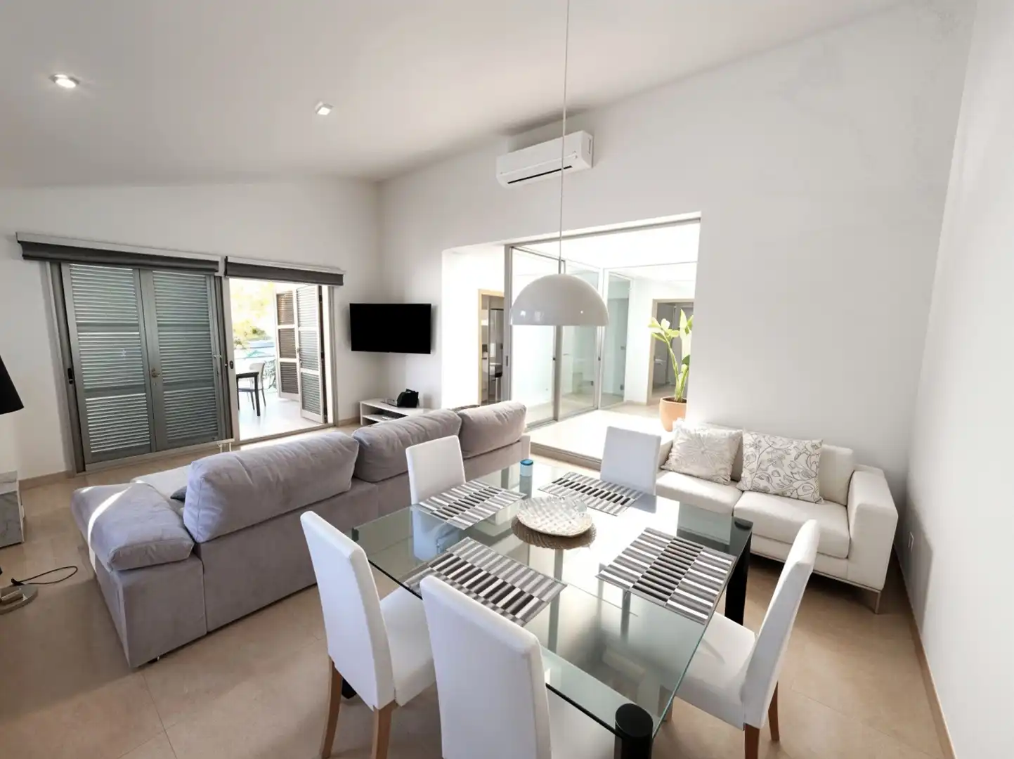Sala d'estar de Casa o xalet en venda en Alcúdia amb Aire condicionat, Calefacció i Terrassa