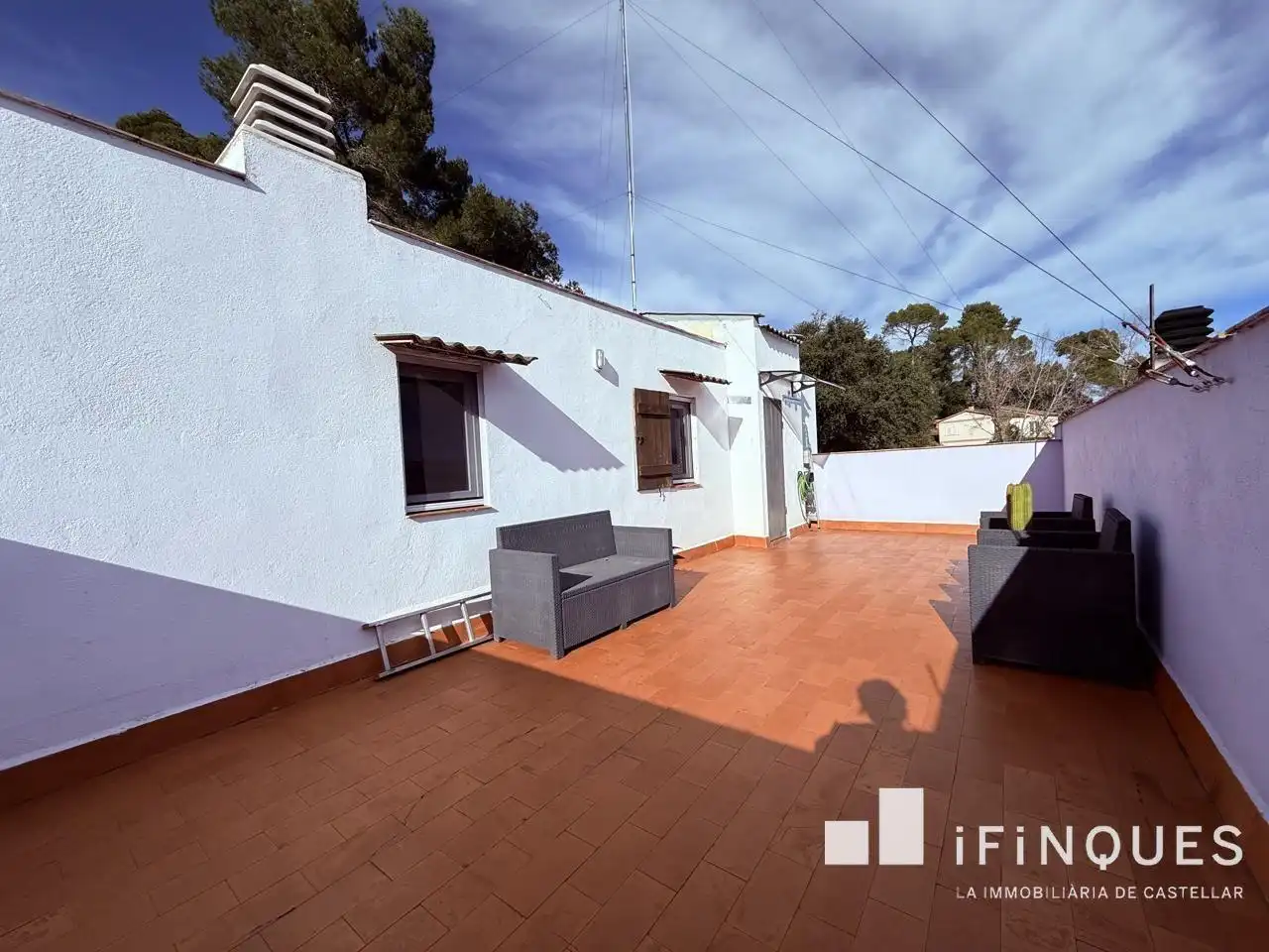 Exterior view of Houses for sale in Castellar del Vallès  with Air Conditioner, Private garden and Parquet flooring