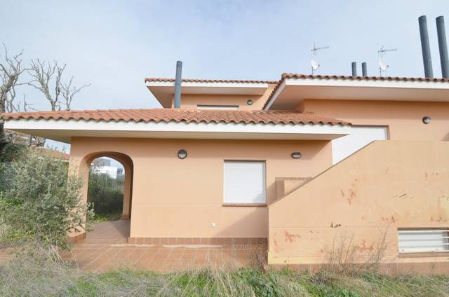 Casa adosada en Venta en Carrascal de Barregas