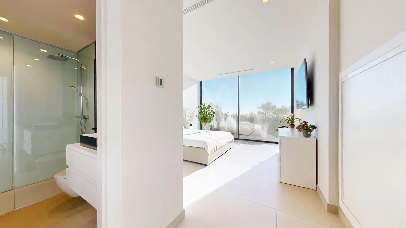 Dormitori de Casa o xalet en venda en Marbella amb Aire condicionat, Terrassa i Traster