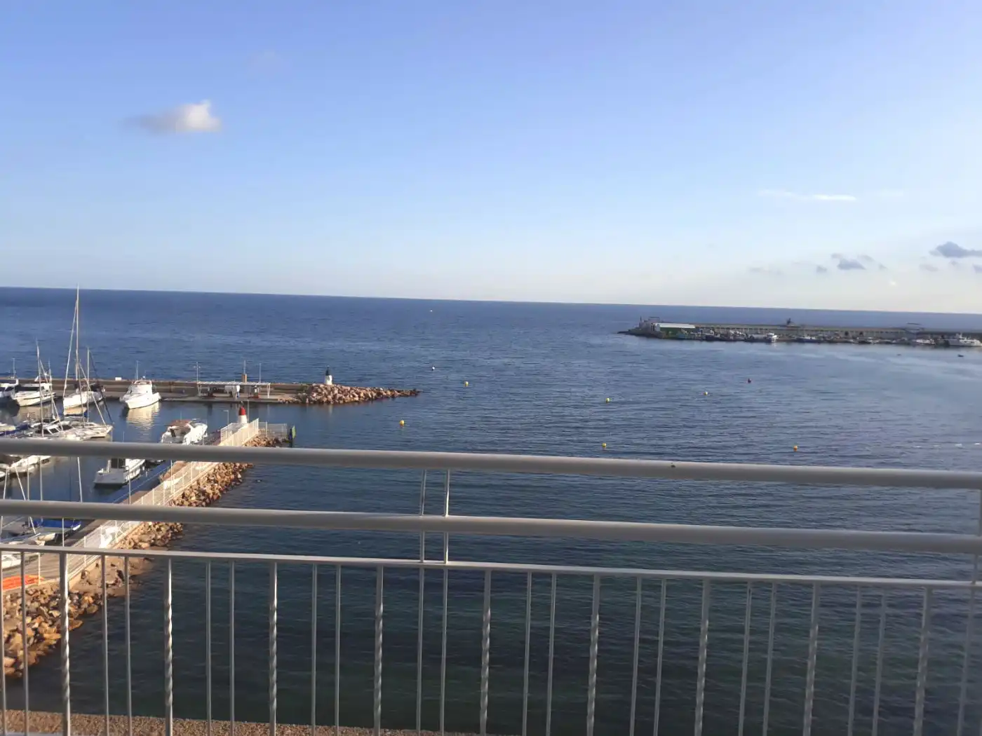 Vista exterior de Ático en venta en Águilas con Terraza y Amueblado