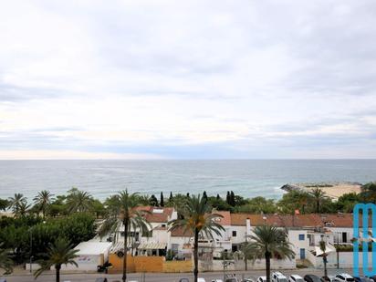 Vista exterior de Pis en venda en Mataró amb Aire condicionat i Terrassa