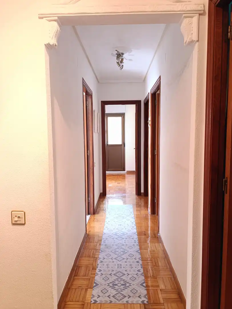 Pis en venda en Oviedo  amb Calefacció, Terrassa i Traster