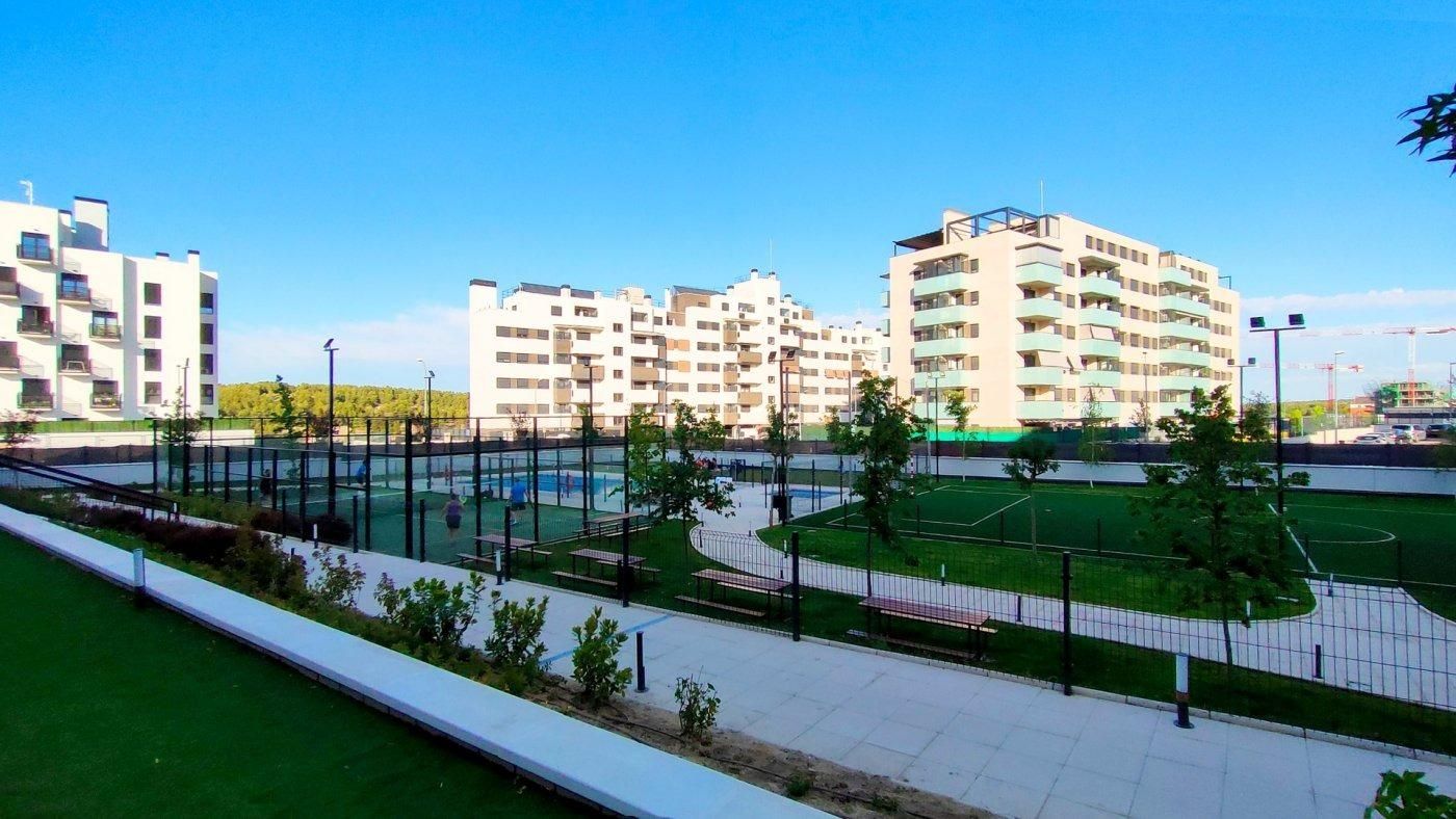 Exterior view of Flat for sale in Valdemoro  with Terrace, Storage room and Community pool