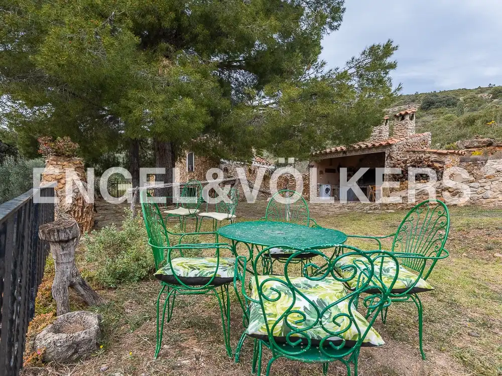 Jardí de Casa o xalet en venda en Sierra Engarcerán amb Calefacció, Terrassa i Moblat