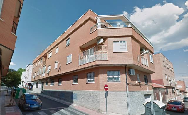 Piso en Venta en C/ Lerida en El Poblado - Abulagar