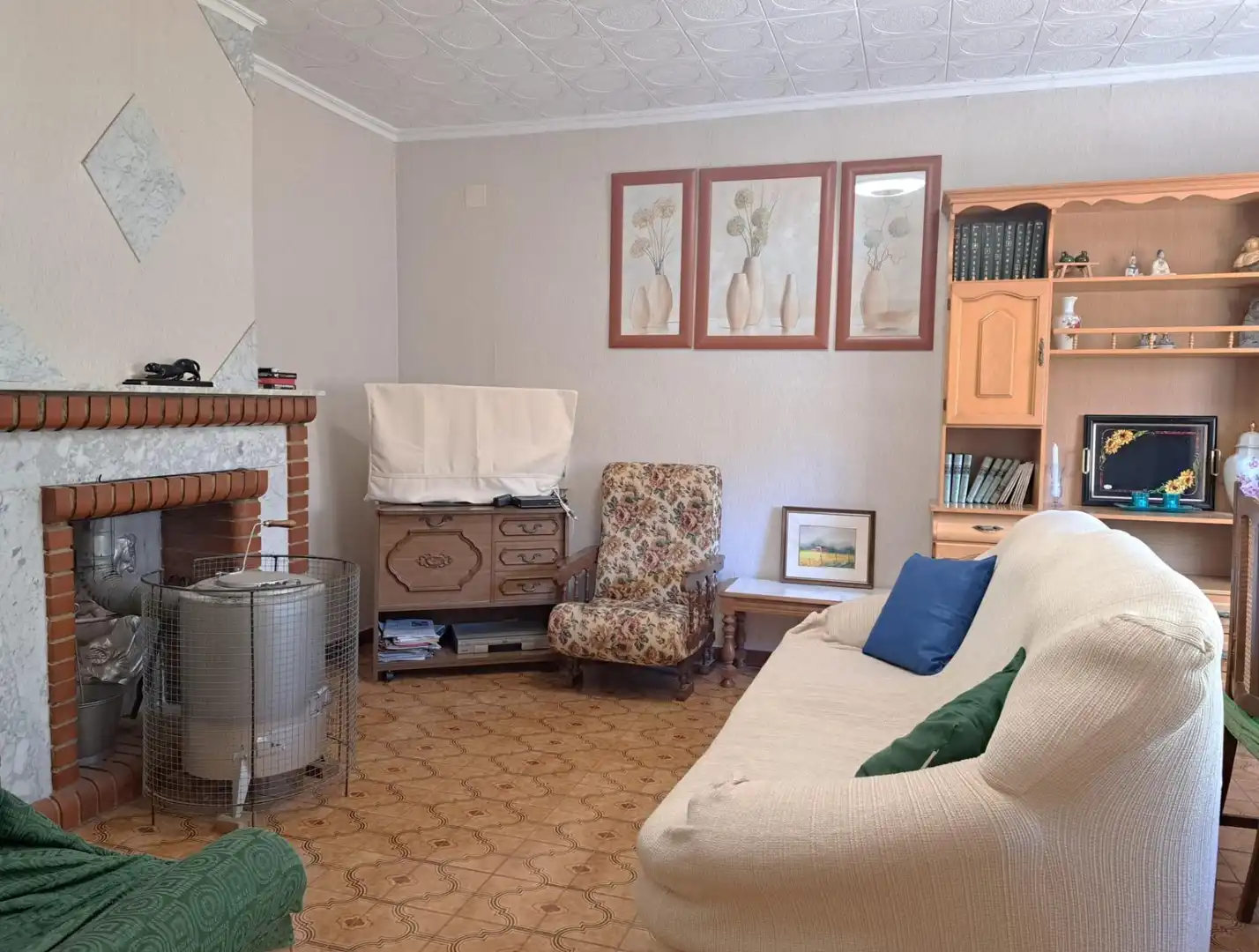 Living room of Houses for sale in Villargordo del Cabriel  with Terrace and Storage room