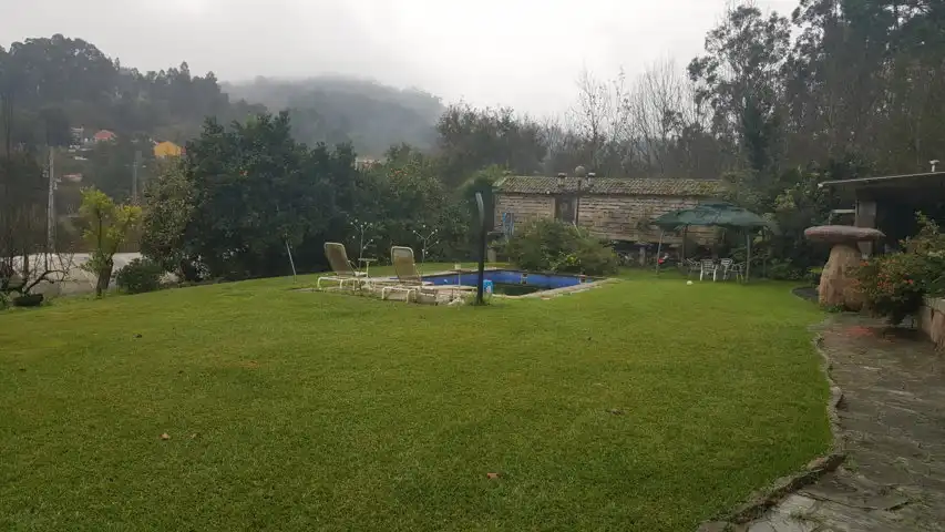 Piscina de Casa o chalet en venta en Pontevedra Capital  con Calefacción, Jardín privado y Terraza