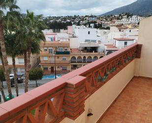 Vista exterior de Àtic de lloguer en Mijas amb Aire condicionat, Calefacció i Terrassa