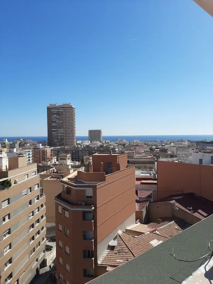 Außenansicht von Dachboden zur Miete in Alicante / Alacant mit Klimaanlage, Parkett und Terrasse