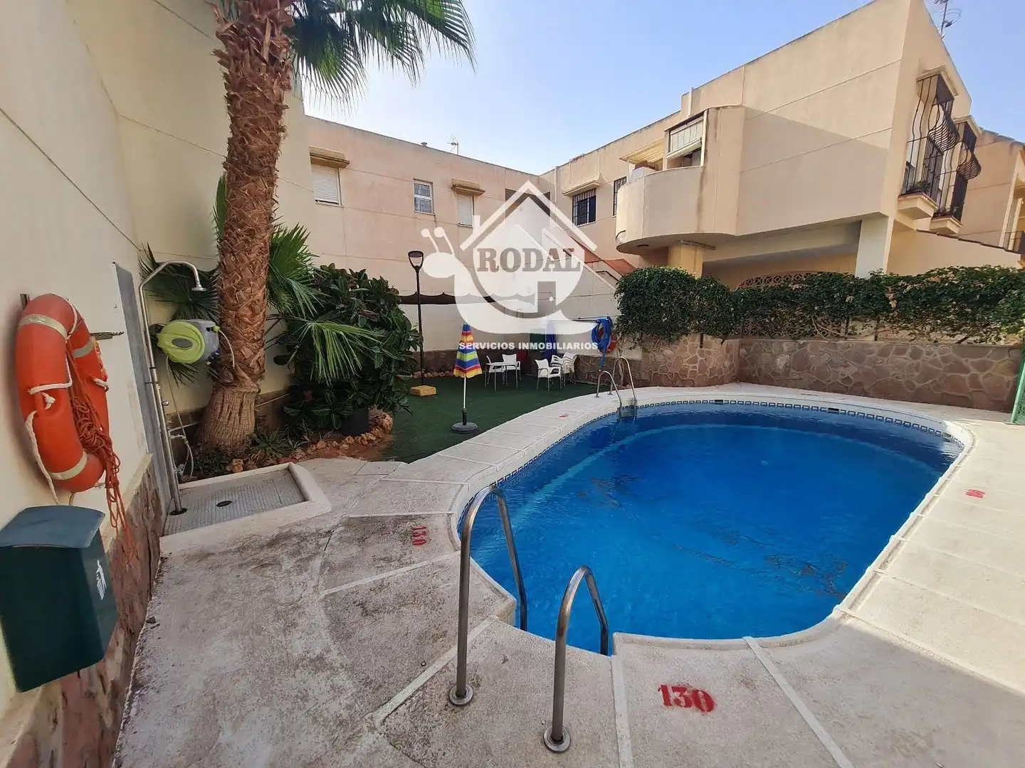Piscina de Casa adosada en venta en Huércal de Almería con Aire acondicionado, Calefacción y Terraza