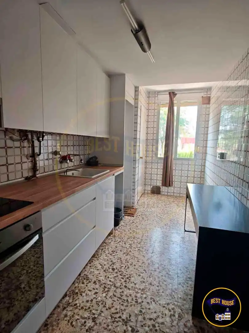 Kitchen of Flat for share in Cuenca  with Heating, Furnished and Balcony
