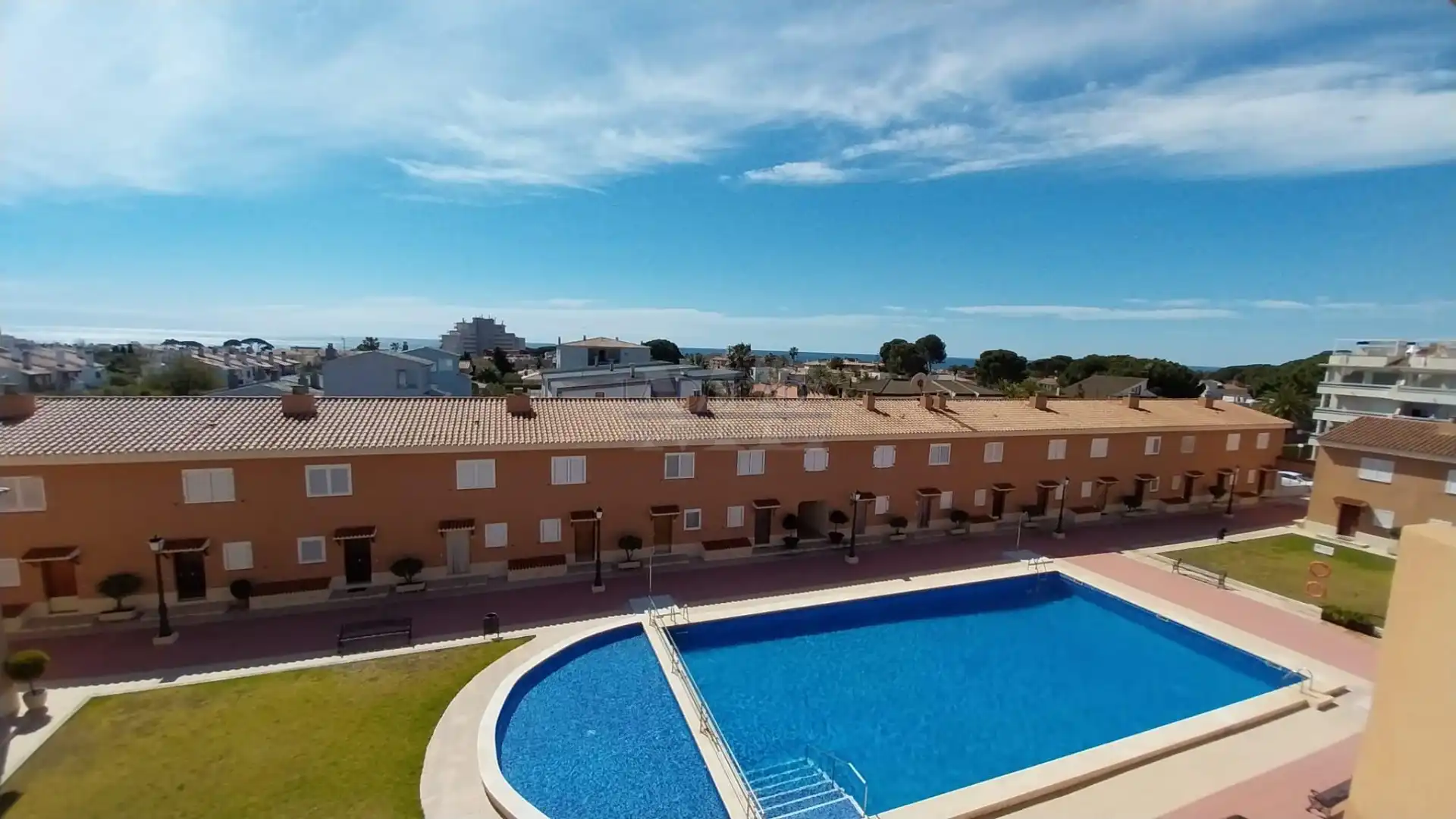 Piscina de Apartamento en venta en Cambrils con Amueblado, Balcón y Piscina comunitaria