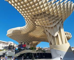 Exterior view of Apartment for sale in  Sevilla Capital  with Air Conditioner