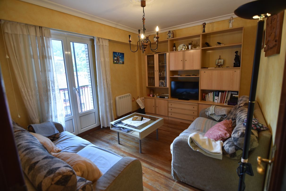 Living room of Flat for sale in Soraluze / Plasencia de las Armas  with Heating, Storage room and Furnished