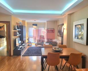 Sala d'estar de Pis en venda en León Capital  amb Aire condicionat, Calefacció i Parquet