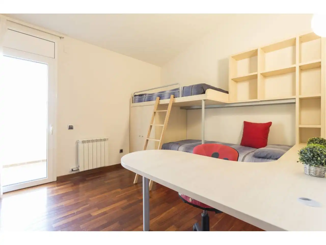 Habitación de Casa o chalet de alquiler en Quart con Aire acondicionado, Calefacción y Jardín privado