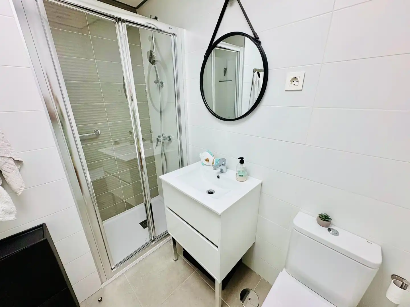Baño de Planta baja de alquiler en Vélez-Málaga con Aire acondicionado, Calefacción y Jardín privado