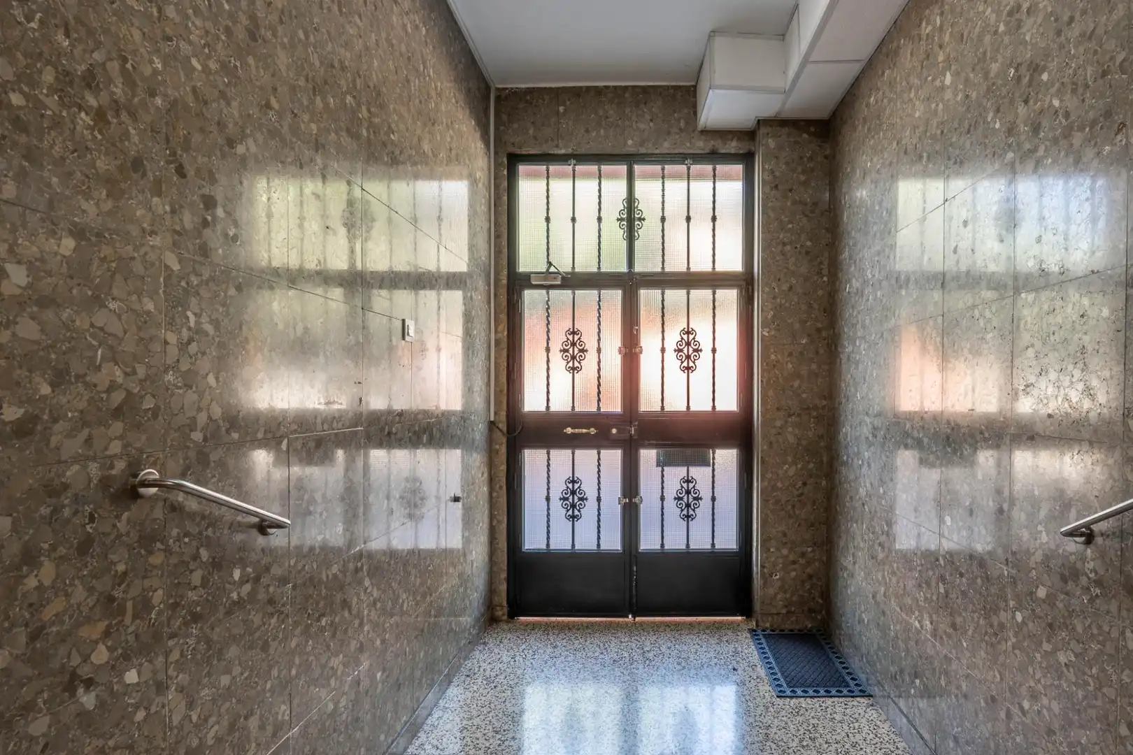 Flat for sale in Granada  with Balcony