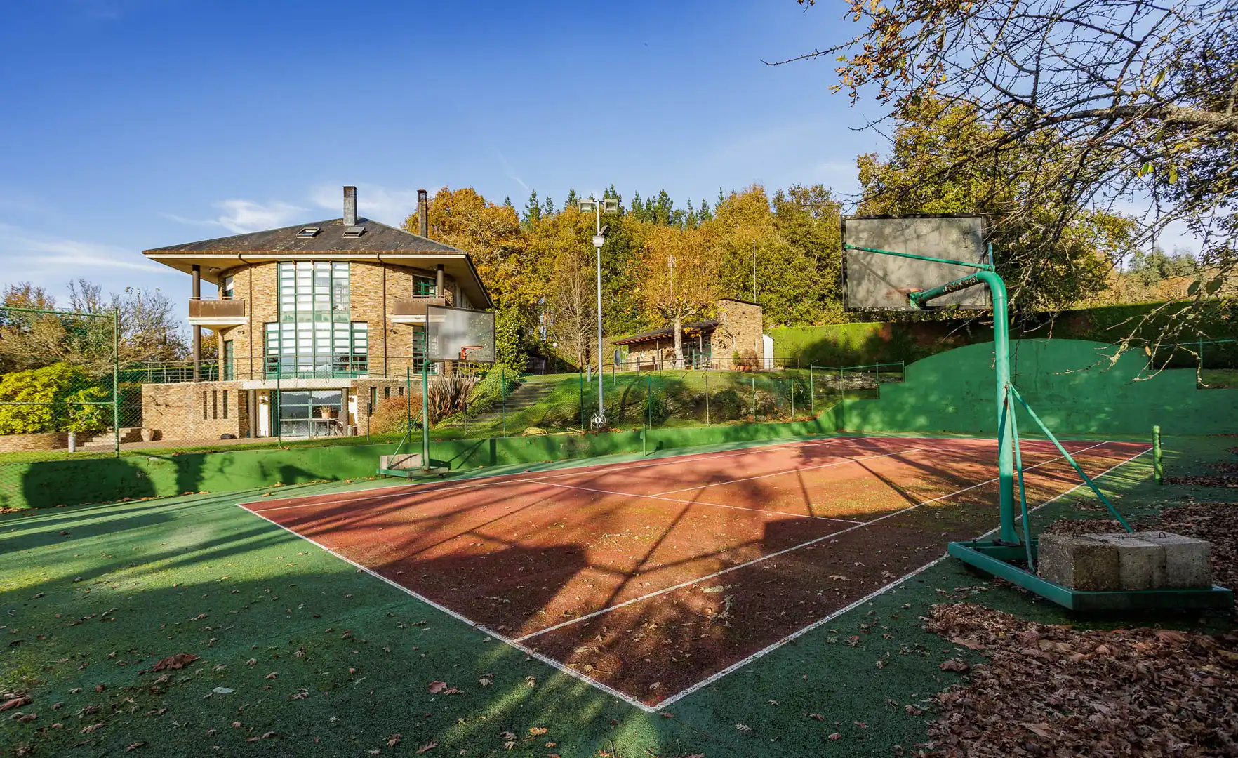 Vista exterior de Casa o xalet en venda en Lugo amb Piscina i Moblat