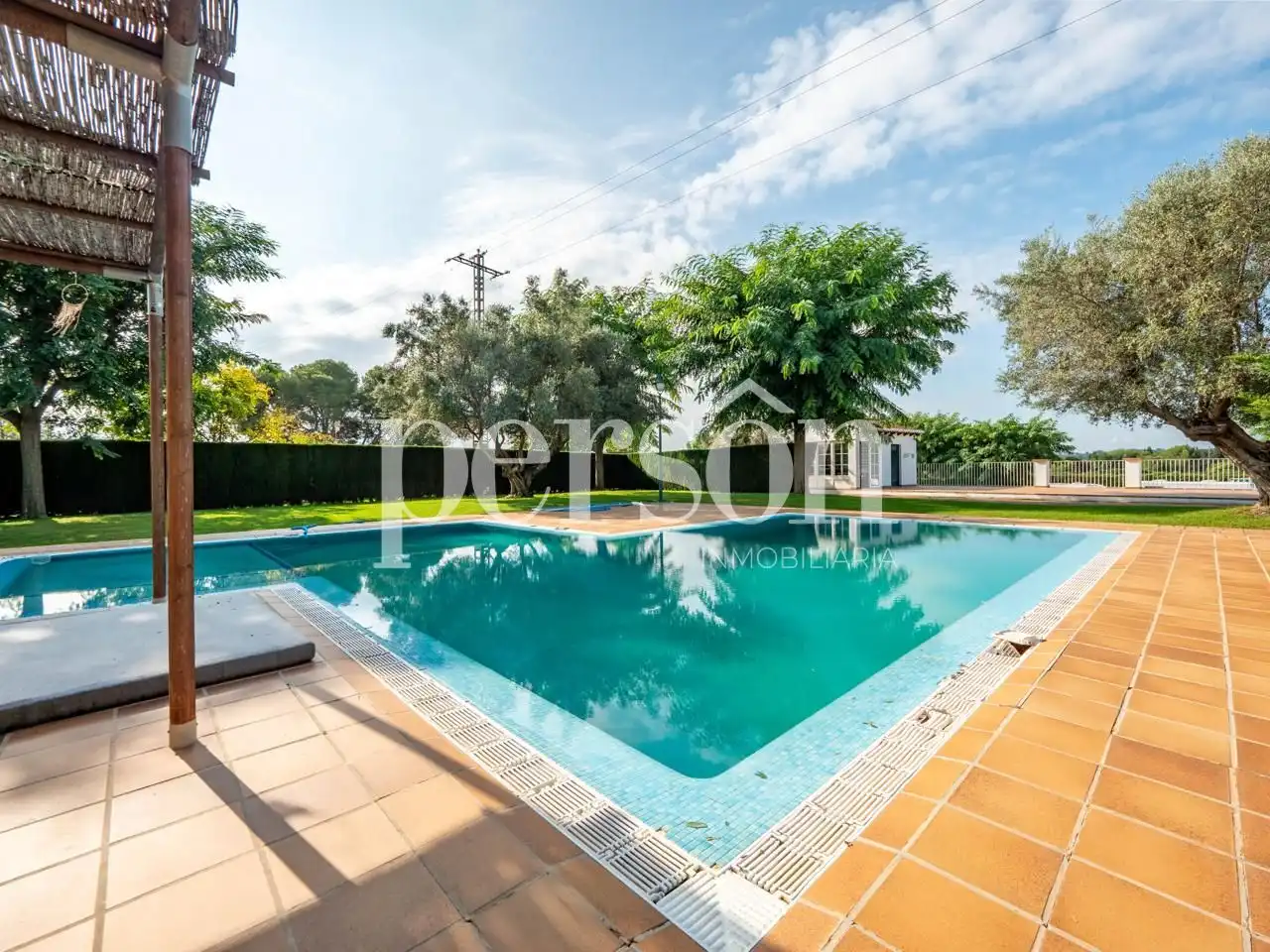Piscina de Finca rústica en venda en Bétera amb Aire condicionat, Calefacció i Jardí privat
